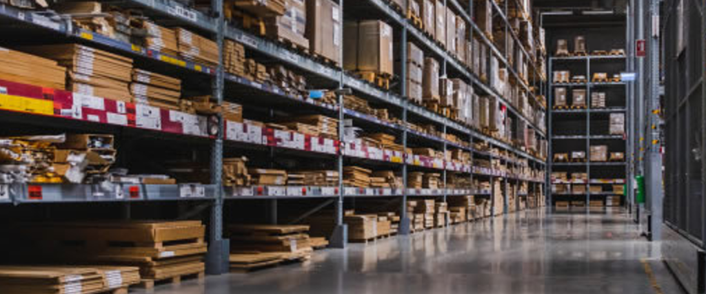 Stellingen met incourante voorraad, opgekocht door Zerostock